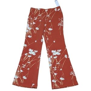 Urban Outfitters Dalila low rise flare pants size Medium